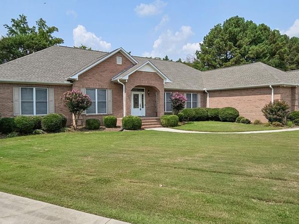 1684 Autumn Chase, Athens, AL 35613