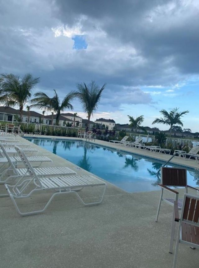 323 Raspberry Rd, Unit 323, Fort Pierce, FL 34981 Photo