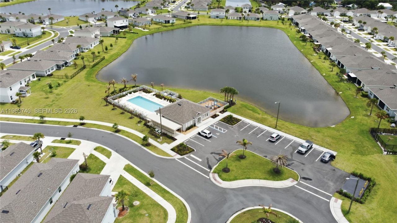 323 Raspberry Rd, Unit 323, Fort Pierce, FL 34981 Photo