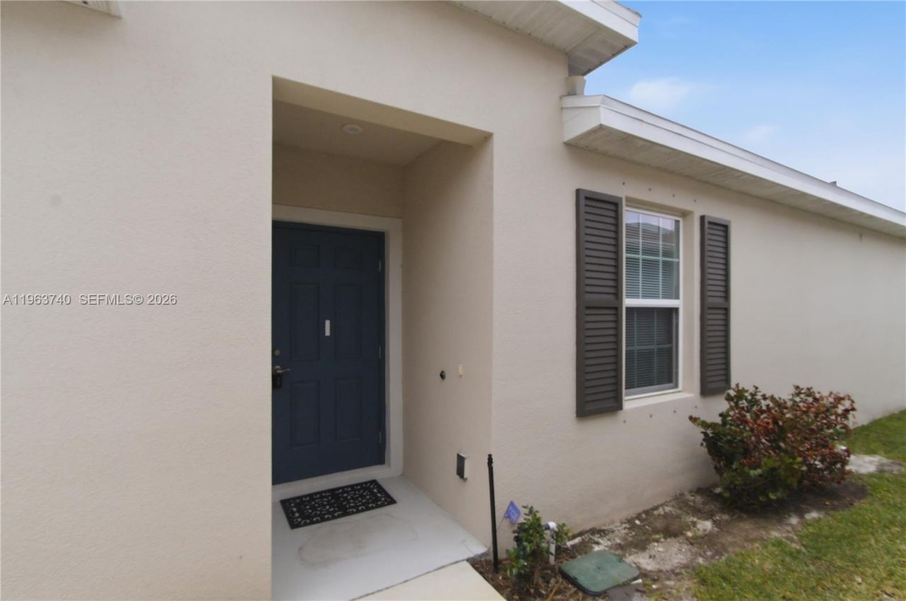 323 Raspberry Rd, Unit 323, Fort Pierce, FL 34981 Photo
