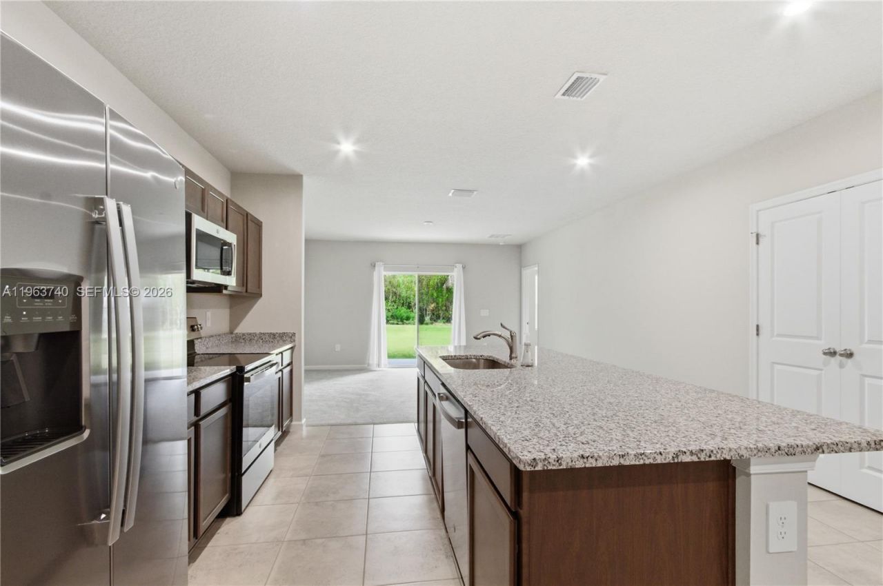 323 Raspberry Rd, Unit 323, Fort Pierce, FL 34981 Photo