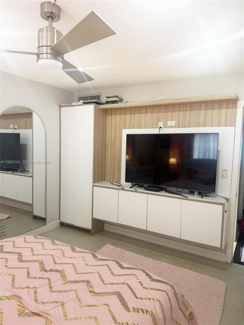 1305 W 53rd St, Unit 102, Hialeah, FL 33012 Photo