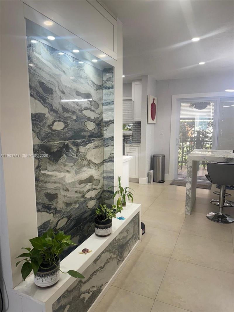 1305 W 53rd St, Unit 102, Hialeah, FL 33012 Photo