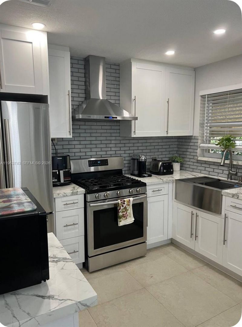 1305 W 53rd St, Unit 102, Hialeah, FL 33012 Photo