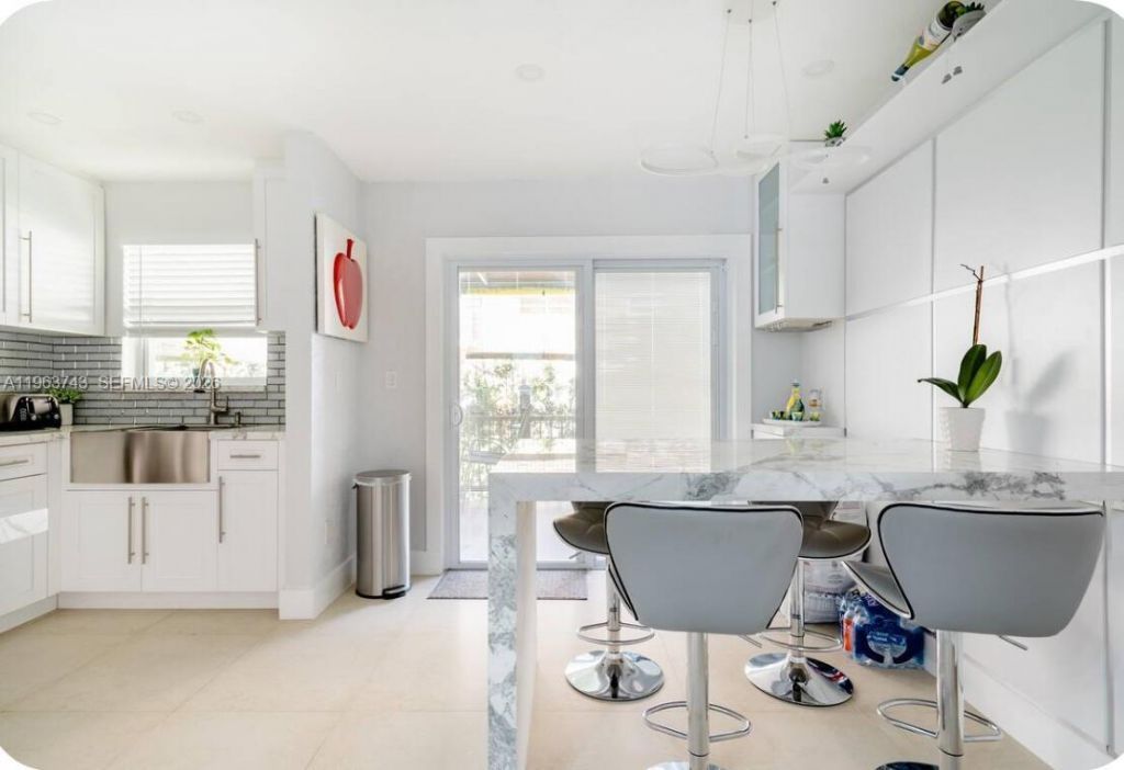 1305 W 53rd St, Unit 102, Hialeah, FL 33012 Photo