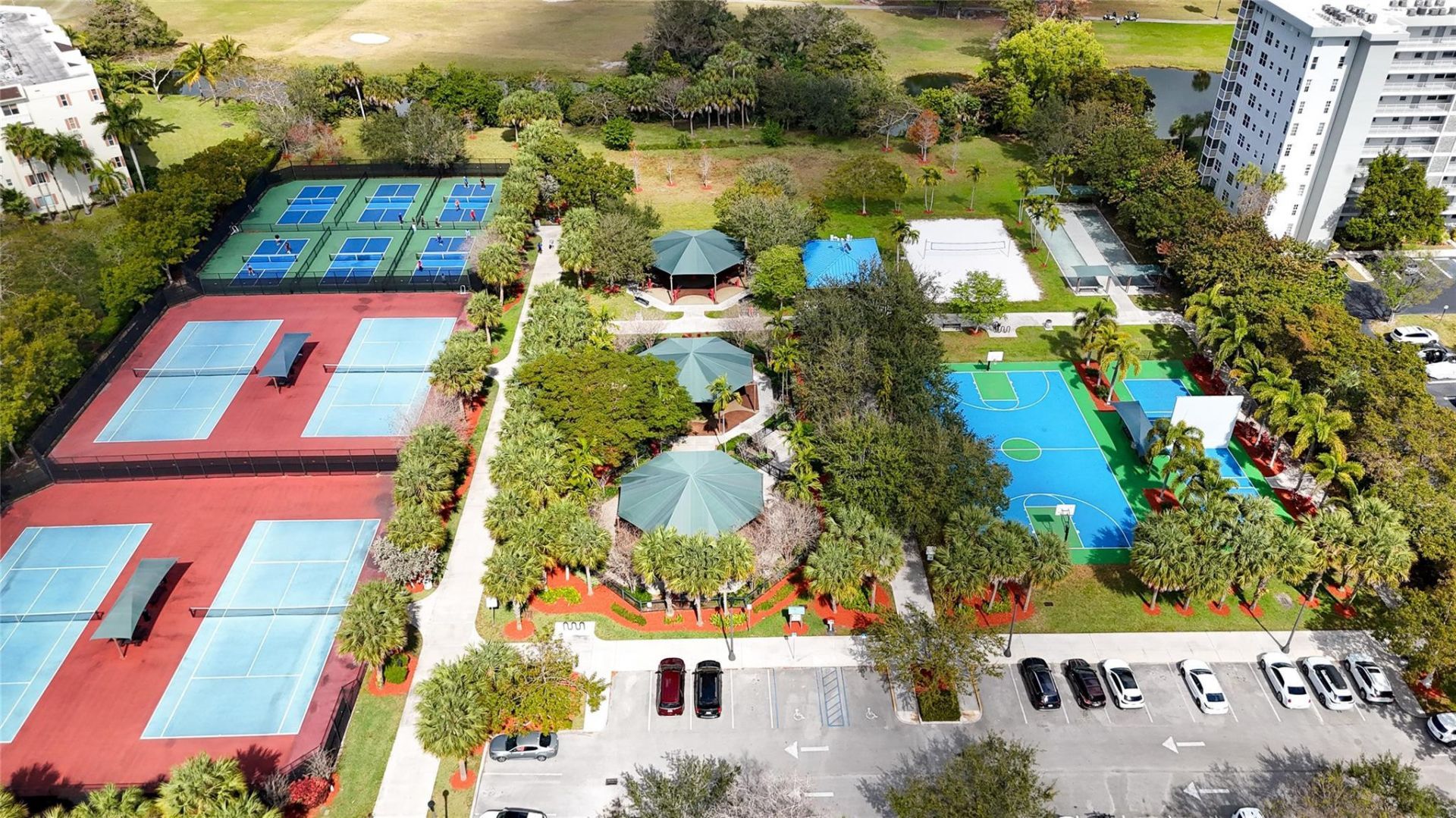 605 Oaks Drive, Unit 703, Pompano Beach, FL 33069 Photo