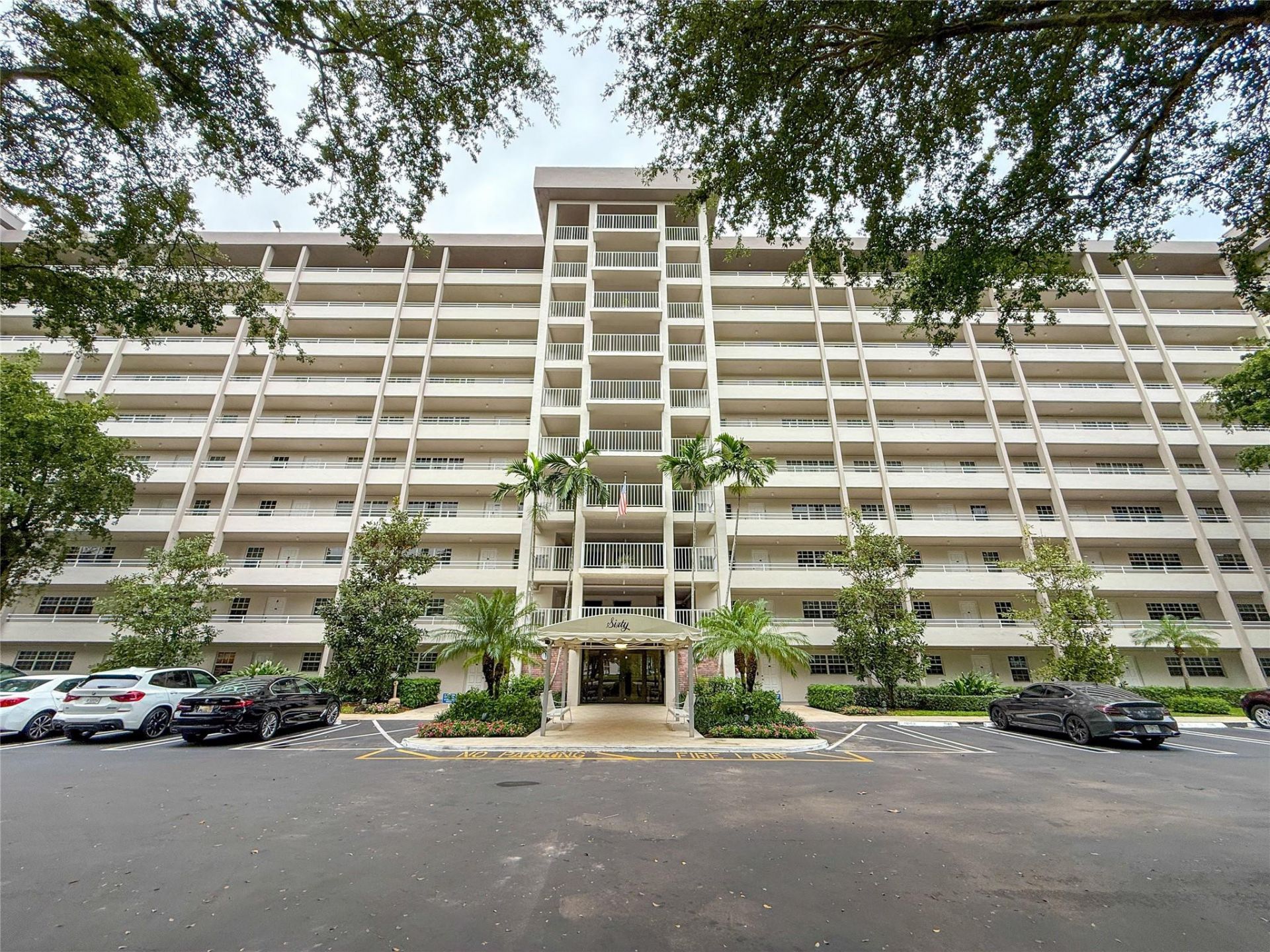 605 Oaks Drive, Unit 703, Pompano Beach, FL 33069 Photo