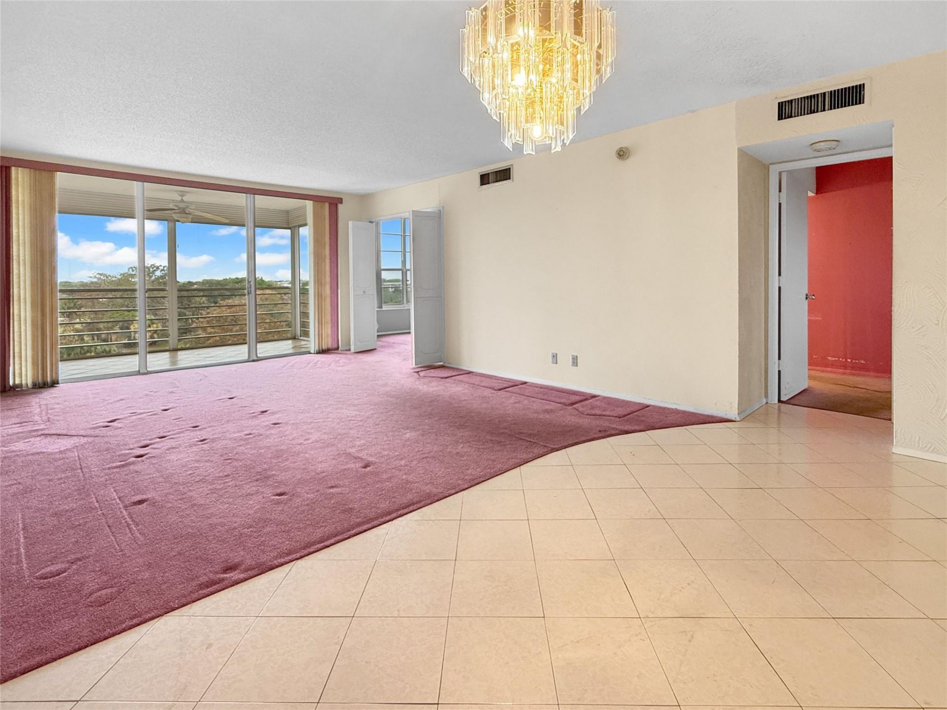 605 Oaks Drive, Unit 703, Pompano Beach, FL 33069 Photo