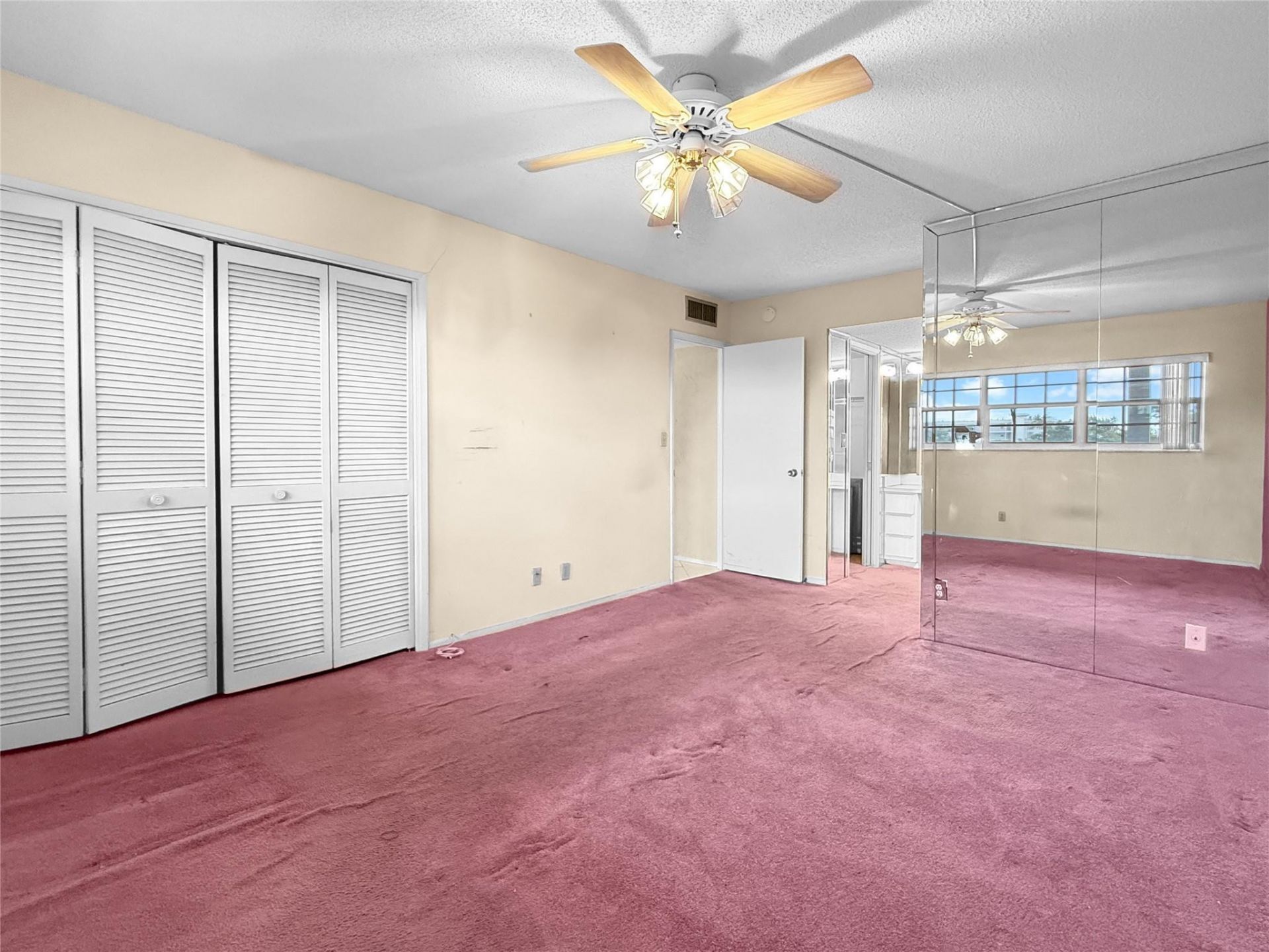 605 Oaks Drive, Unit 703, Pompano Beach, FL 33069 Photo