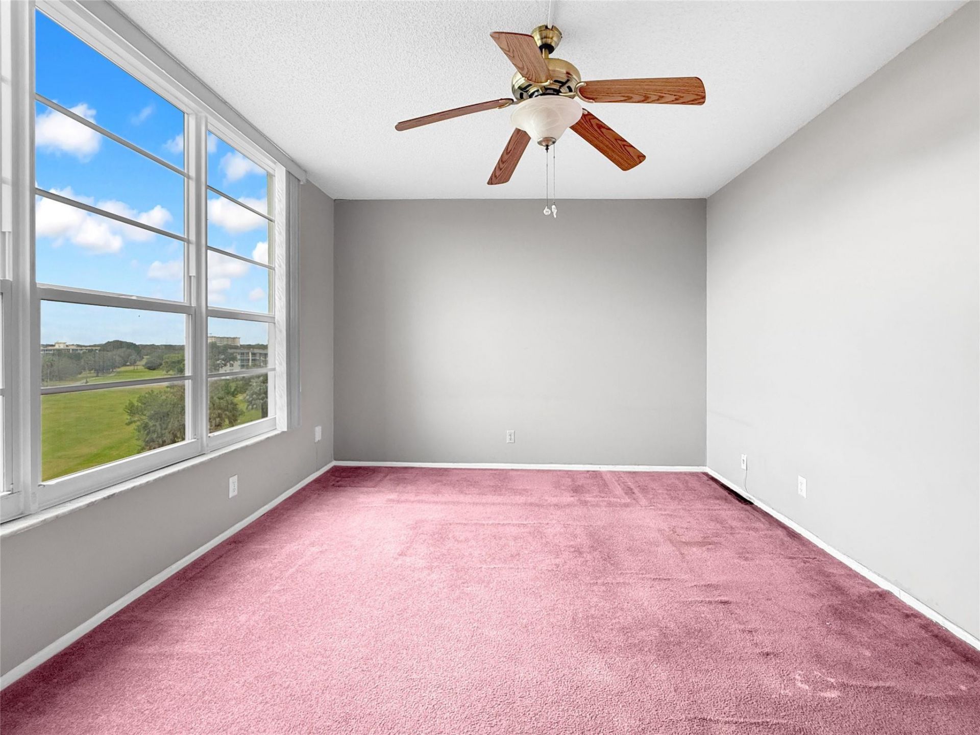 605 Oaks Drive, Unit 703, Pompano Beach, FL 33069 Photo