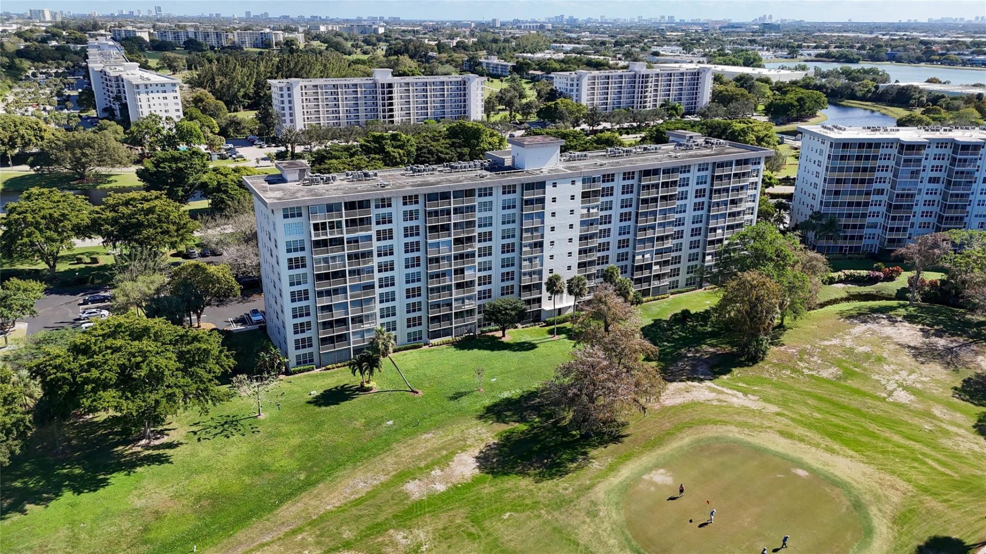 605 Oaks Drive, Unit 703, Pompano Beach, FL 33069 Photo