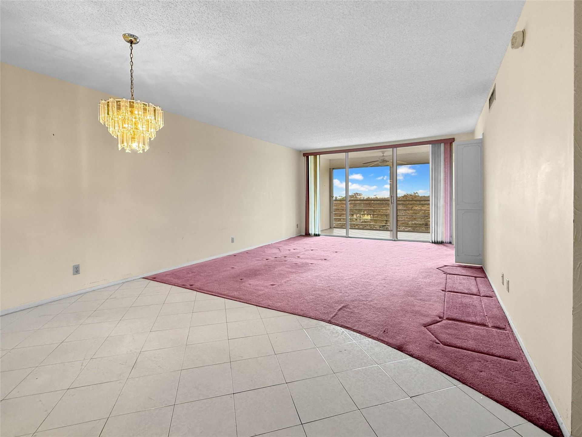 605 Oaks Drive, Unit 703, Pompano Beach, FL 33069 Photo