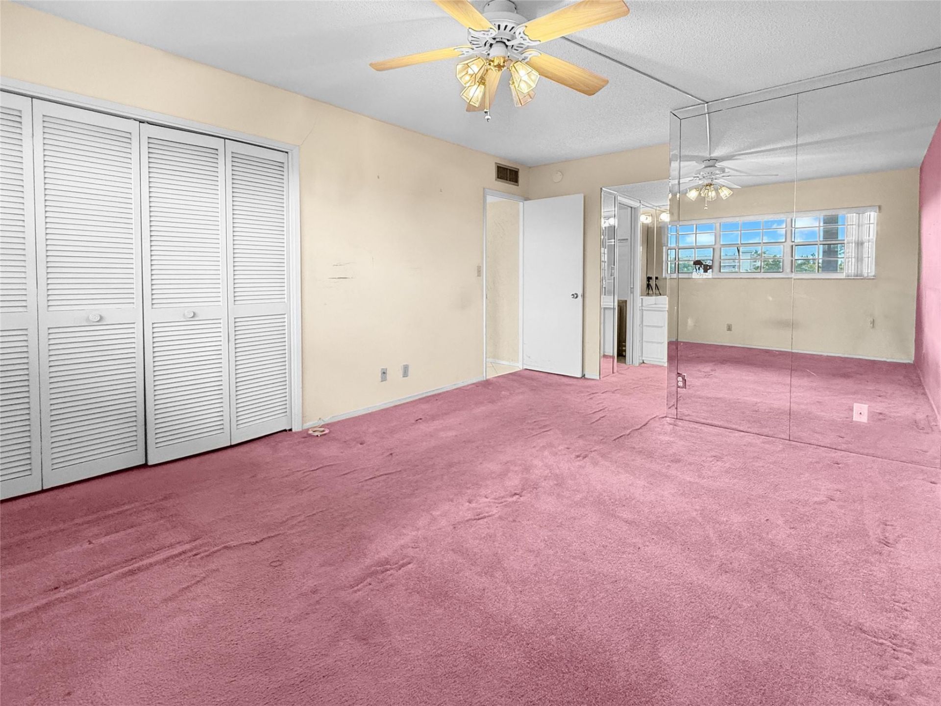 605 Oaks Drive, Unit 703, Pompano Beach, FL 33069 Photo