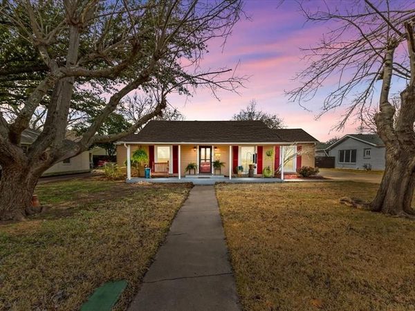 502 Bellevue Drive, Cleburne, TX 76033