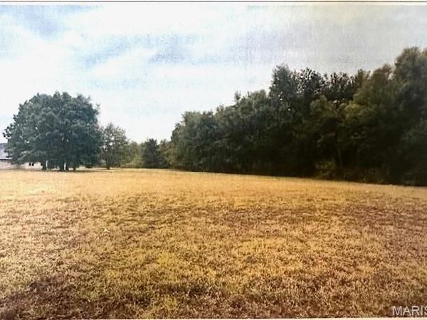 2093 E County Highway 450 , Sikeston, MO 63801