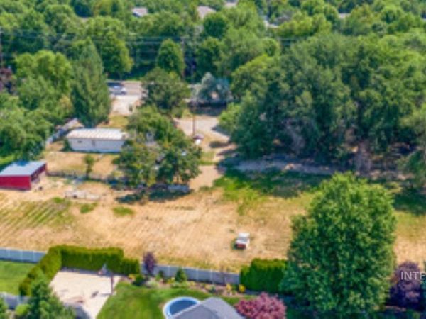 1119 N Eagle Rd, Eagle, ID 83616