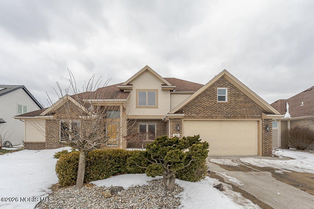 658 E Shoreline Drive, Holland, OH 43528 Main Photo