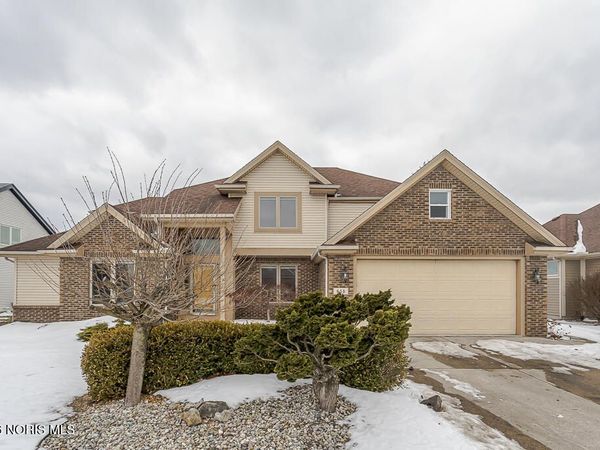 658 E Shoreline Drive, Holland, OH 43528