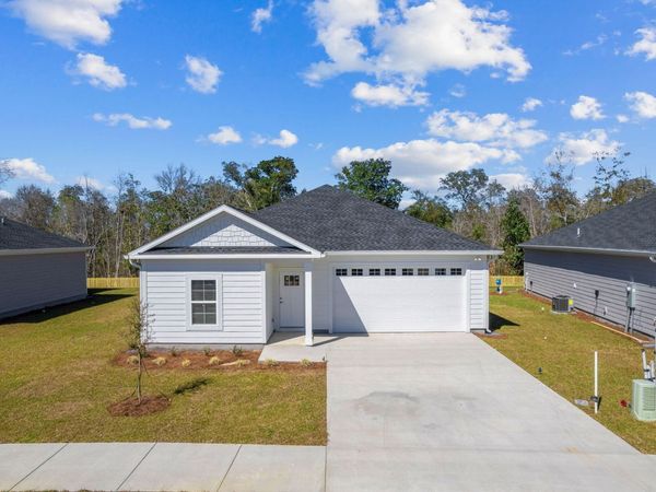 72 Riverwalk Circle, Freeport, FL 32439