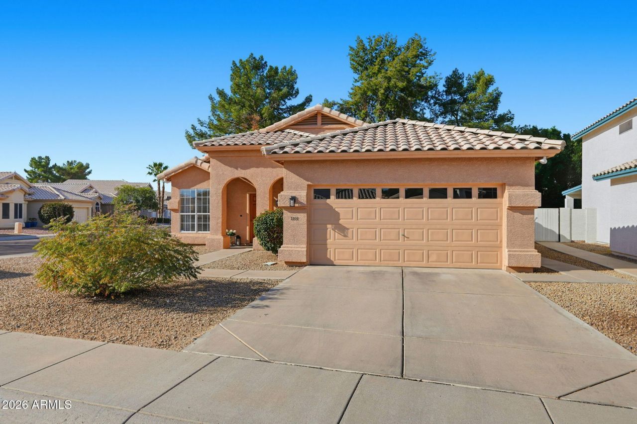 1101 W Davis Road, Phoenix, AZ 85023 Main Photo