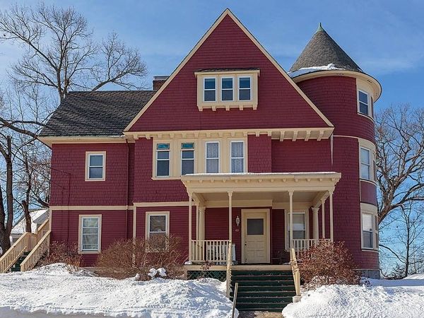 45 Harvard St, Unit #5 3rd fl, Lowell, MA 01851