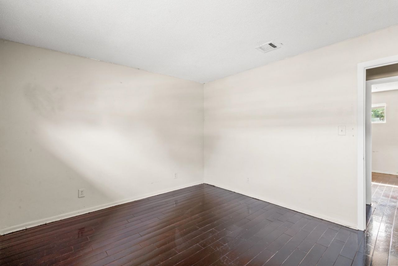 2000 Greens Blvd. Photo 11