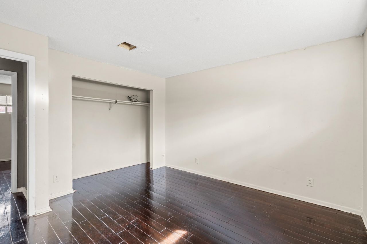 2000 Greens Blvd. Photo 13