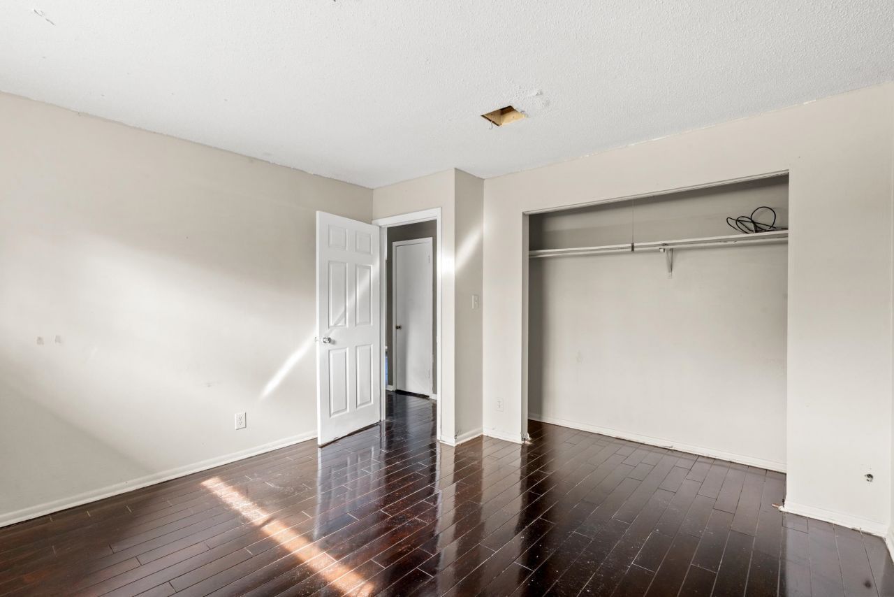 2000 Greens Blvd. Photo 14