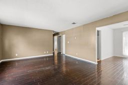 2000 Greens Blvd. photo 4