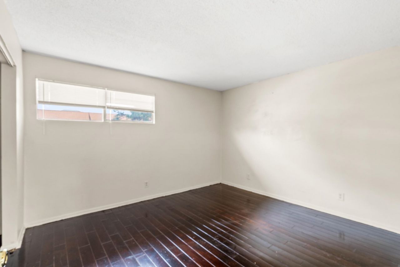 2000 Greens Blvd. Photo 9