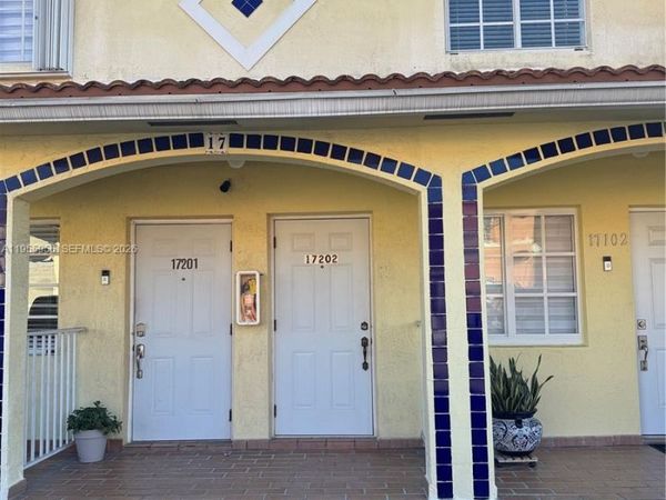 10101 W Okeechobee Rd , Unit 17202, Hialeah Gardens, FL 33016