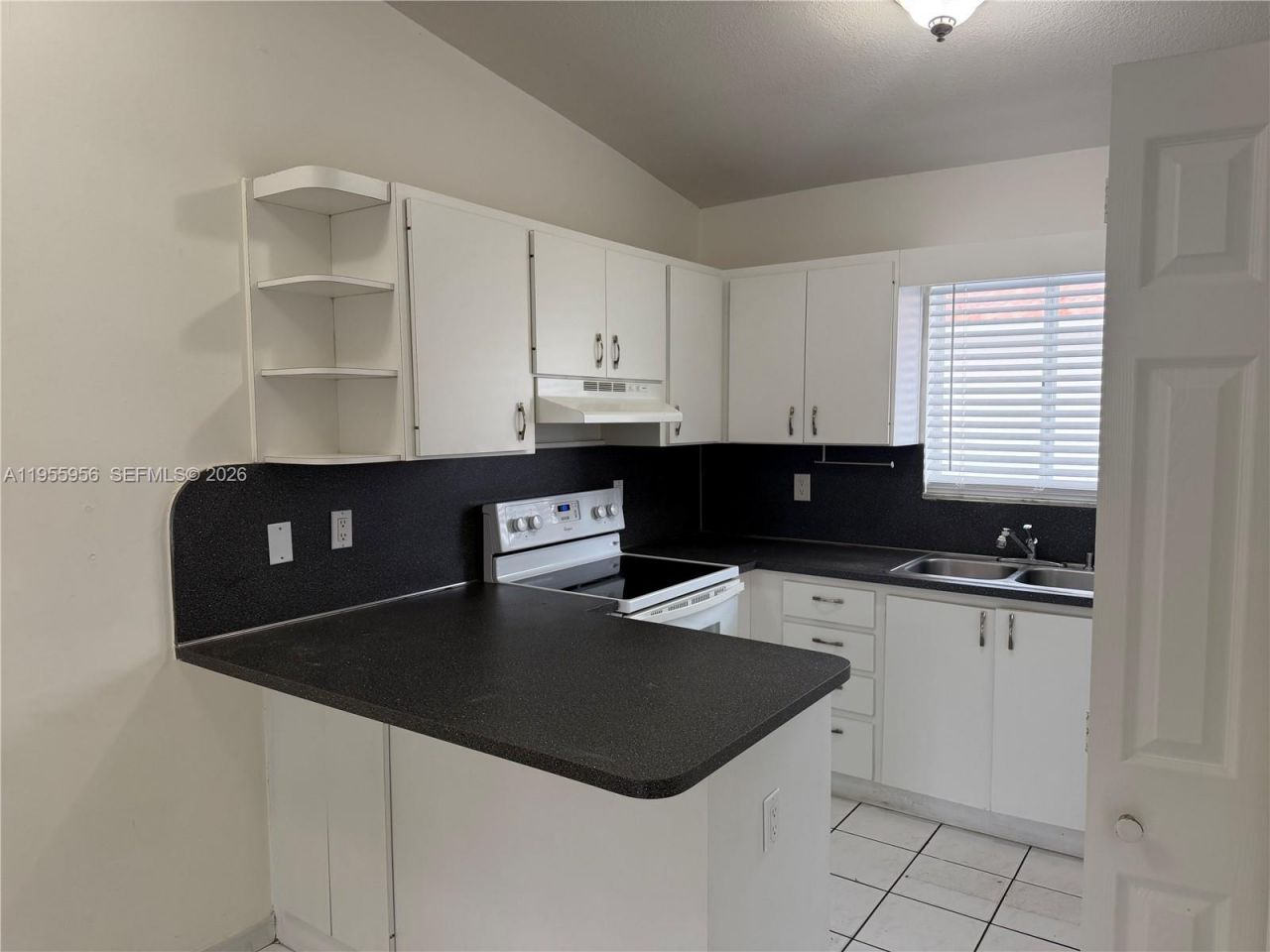10101 W Okeechobee Rd, Unit 17202, Hialeah Gardens, FL 33016 Photo