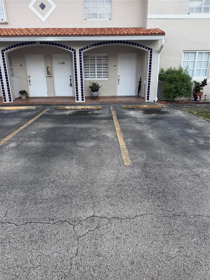 10101 W Okeechobee Rd, Unit 17202, Hialeah Gardens, FL 33016 Photo