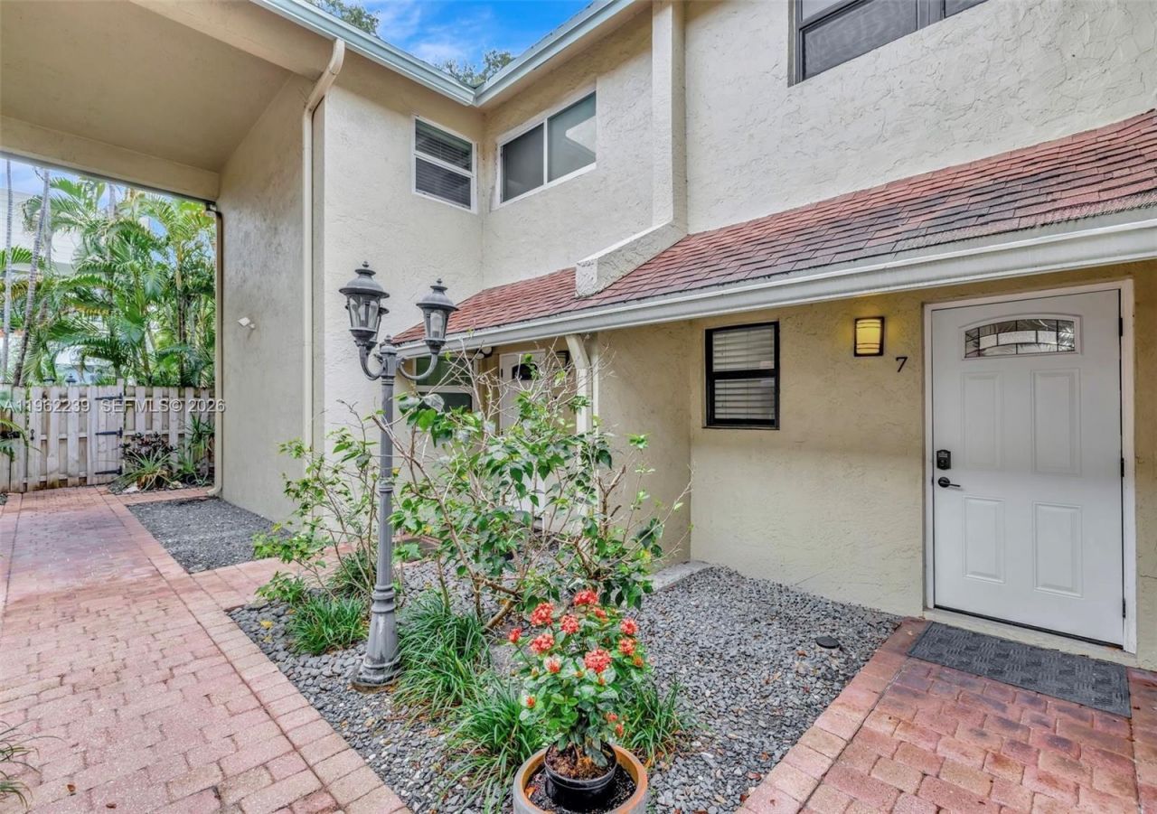 499 SE 13th St , Unit 7E, Fort Lauderdale, FL 33316 Photo