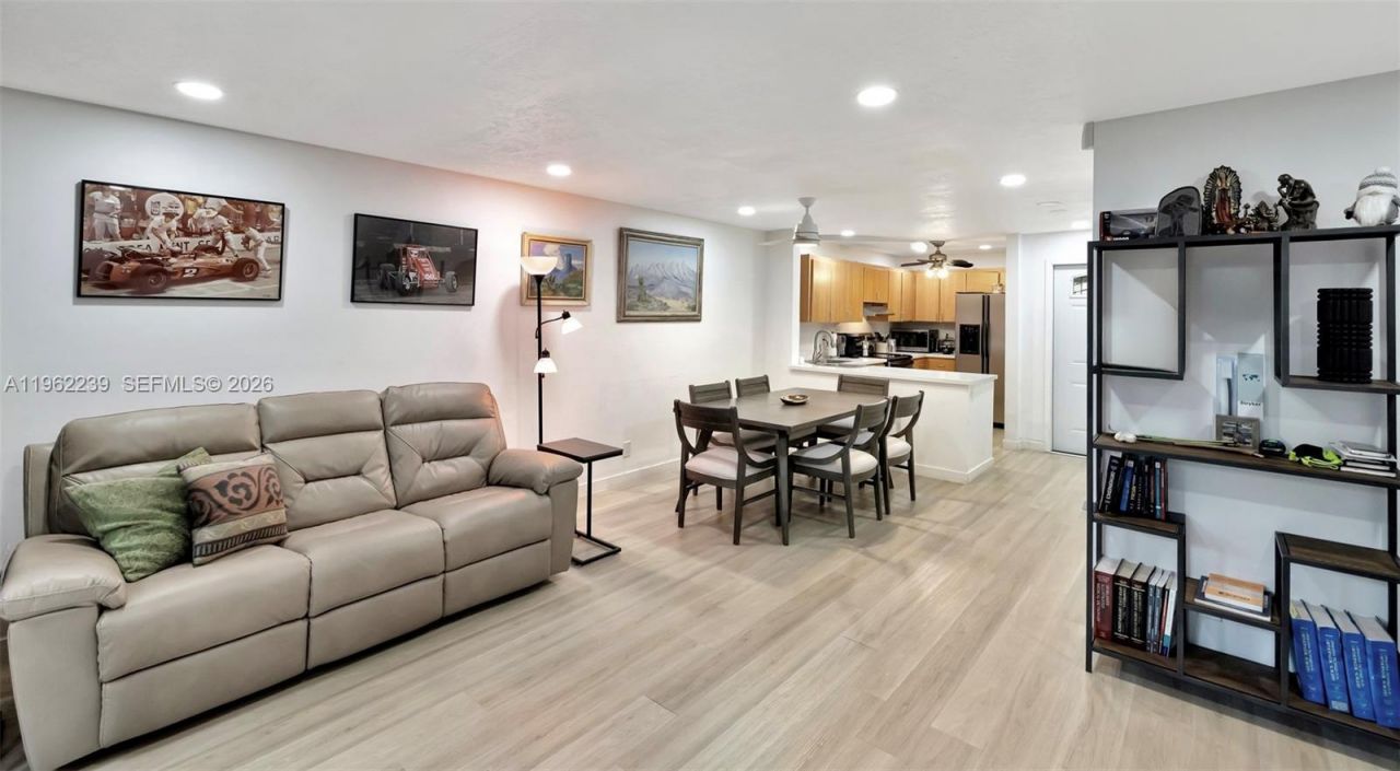 499 SE 13th St , Unit 7E, Fort Lauderdale, FL 33316 Photo