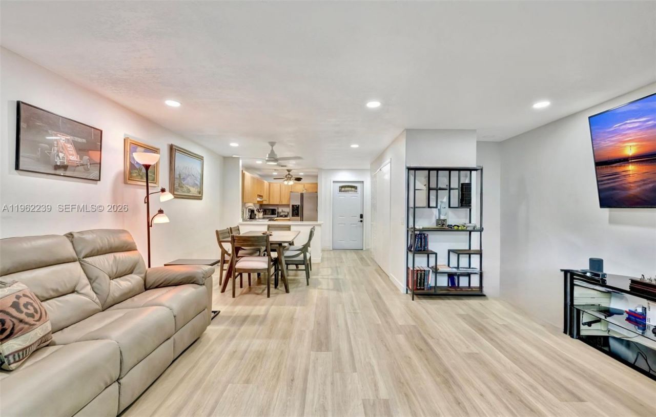 499 SE 13th St , Unit 7E, Fort Lauderdale, FL 33316 Photo