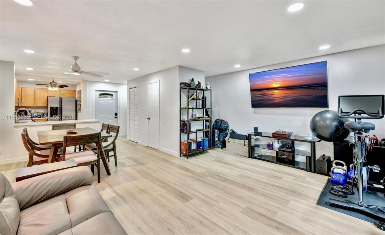 499 SE 13th St , Unit 7E, Fort Lauderdale, FL 33316 Photo