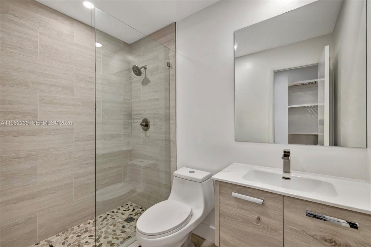 499 SE 13th St , Unit 7E, Fort Lauderdale, FL 33316 Photo