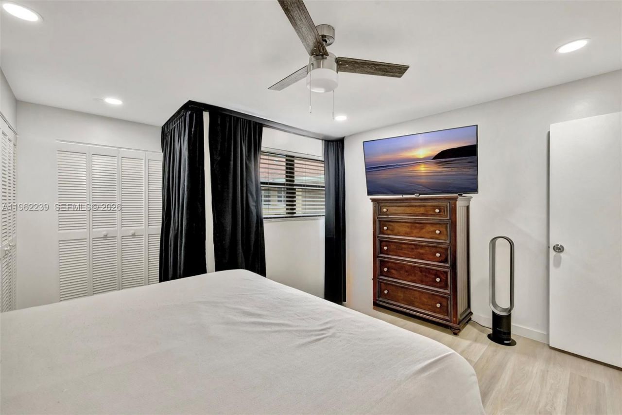 499 SE 13th St , Unit 7E, Fort Lauderdale, FL 33316 Photo