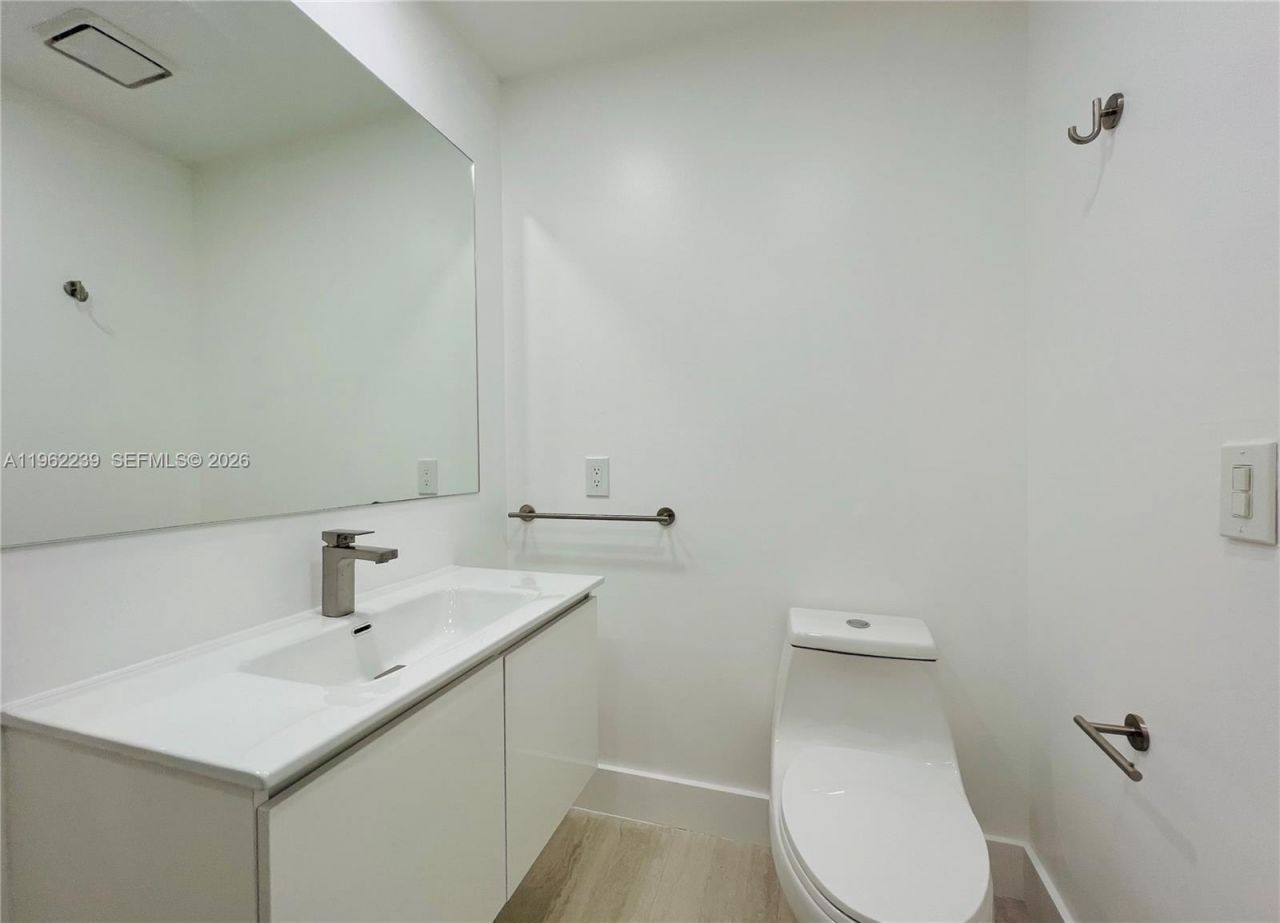 499 SE 13th St , Unit 7E, Fort Lauderdale, FL 33316 Photo