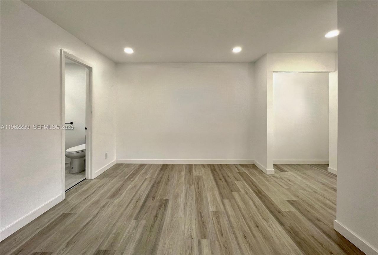 499 SE 13th St , Unit 7E, Fort Lauderdale, FL 33316 Photo