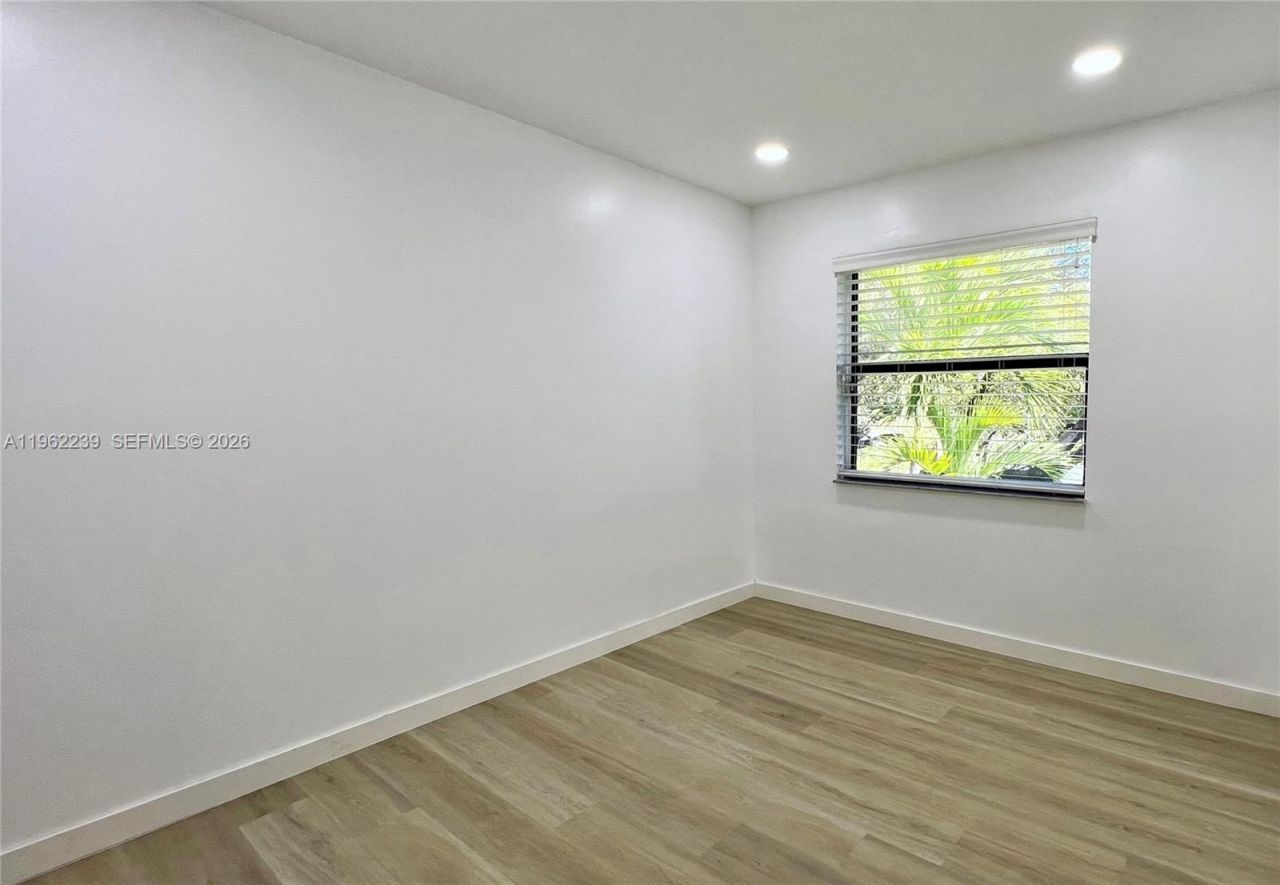 499 SE 13th St , Unit 7E, Fort Lauderdale, FL 33316 Photo