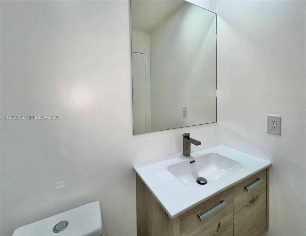 499 SE 13th St , Unit 7E, Fort Lauderdale, FL 33316 Photo