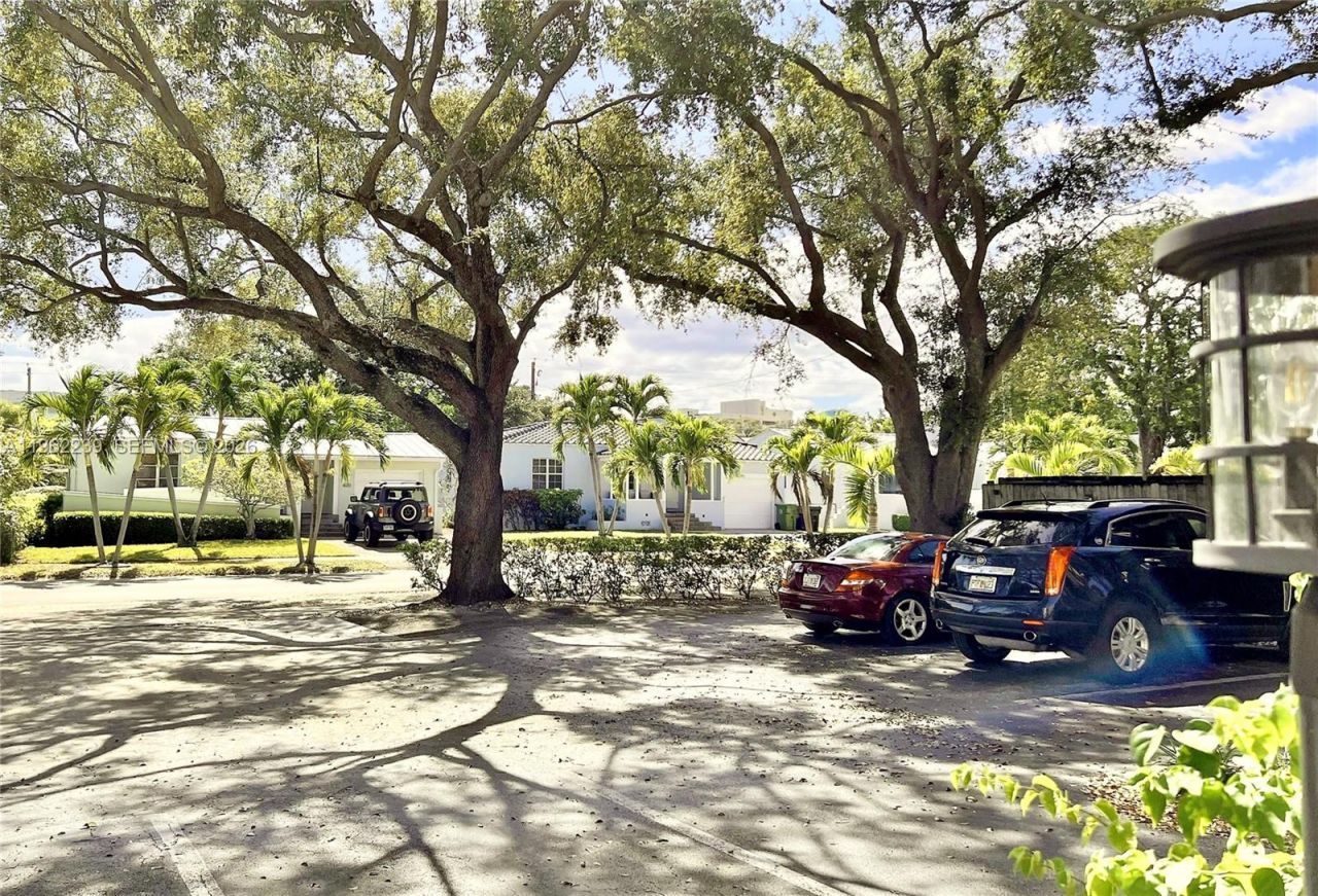 499 SE 13th St , Unit 7E, Fort Lauderdale, FL 33316 Photo