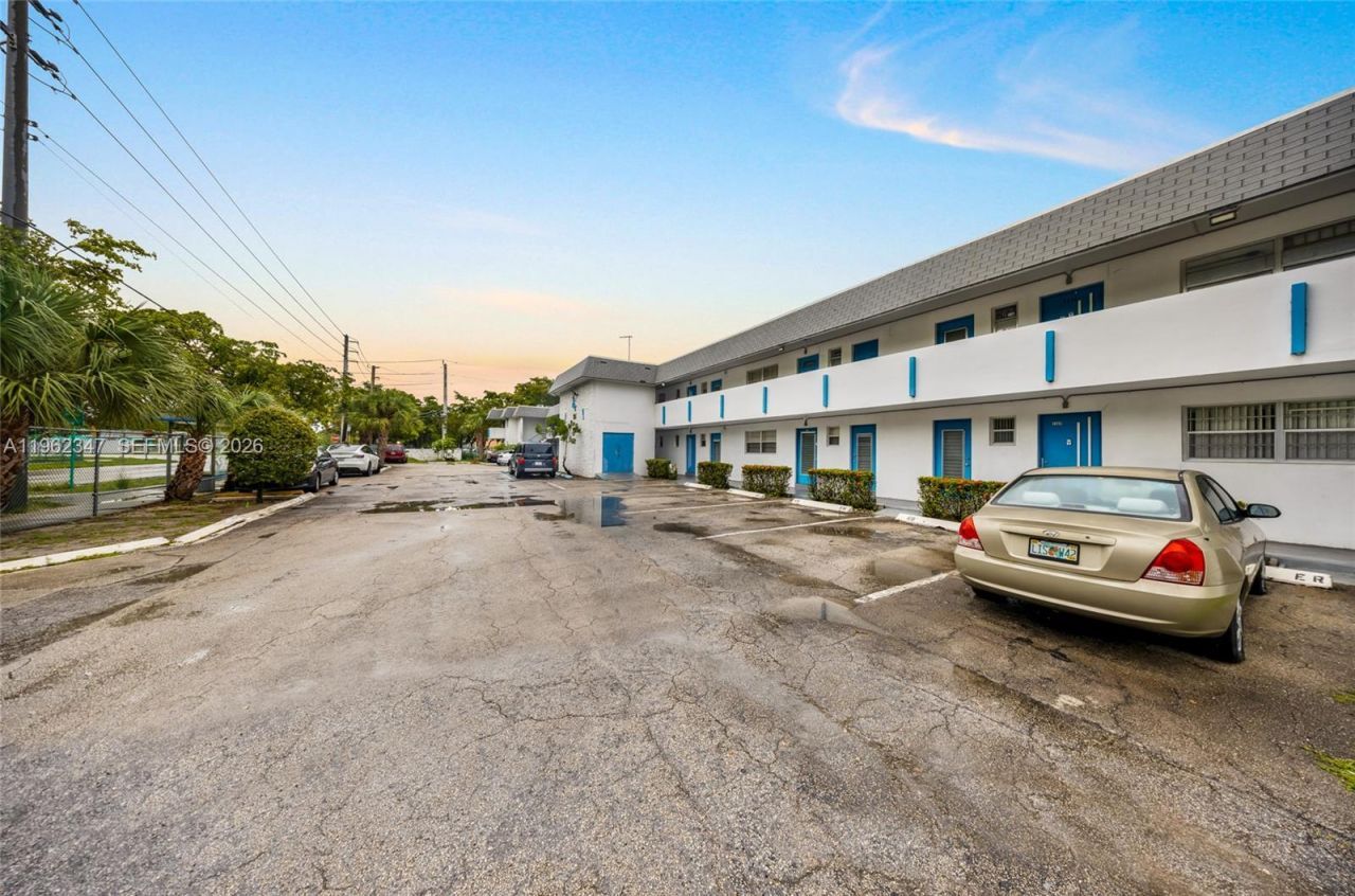 19051 NE 2nd Ave, Unit 1516, Miami, FL 33179 Photo