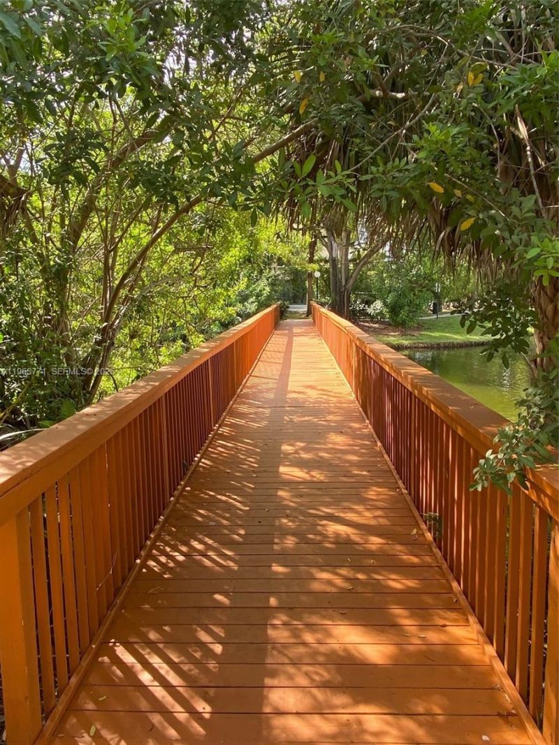 9999 Summerbreeze Dr, Unit 315, Sunrise, FL 33322 Photo