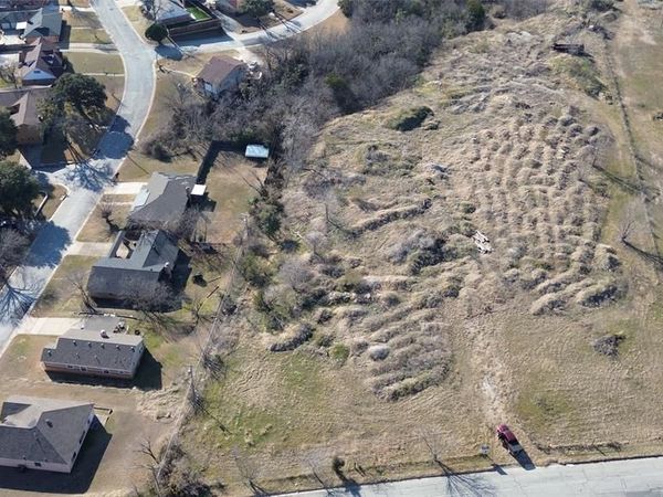 2241 Briardale Road , Fort Worth, TX 76119