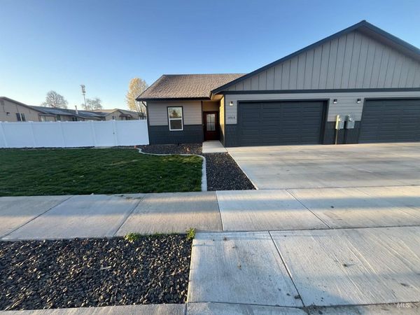 606 Warner Ave, Unit B, Lewiston, ID 83501