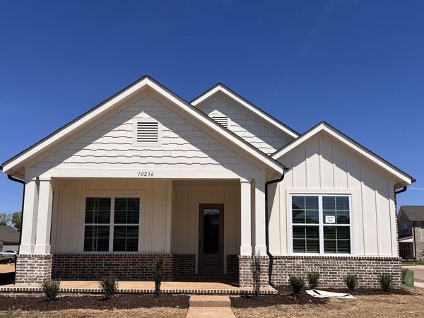 10236 LOUANNE DR, Collierville, TN 38017