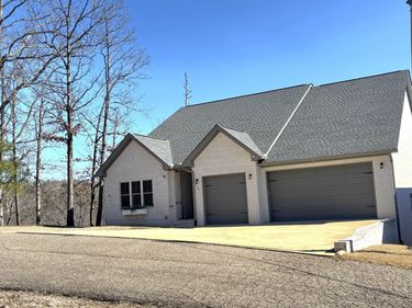 85 BREEZE PT SE, Savannah, TN 38372